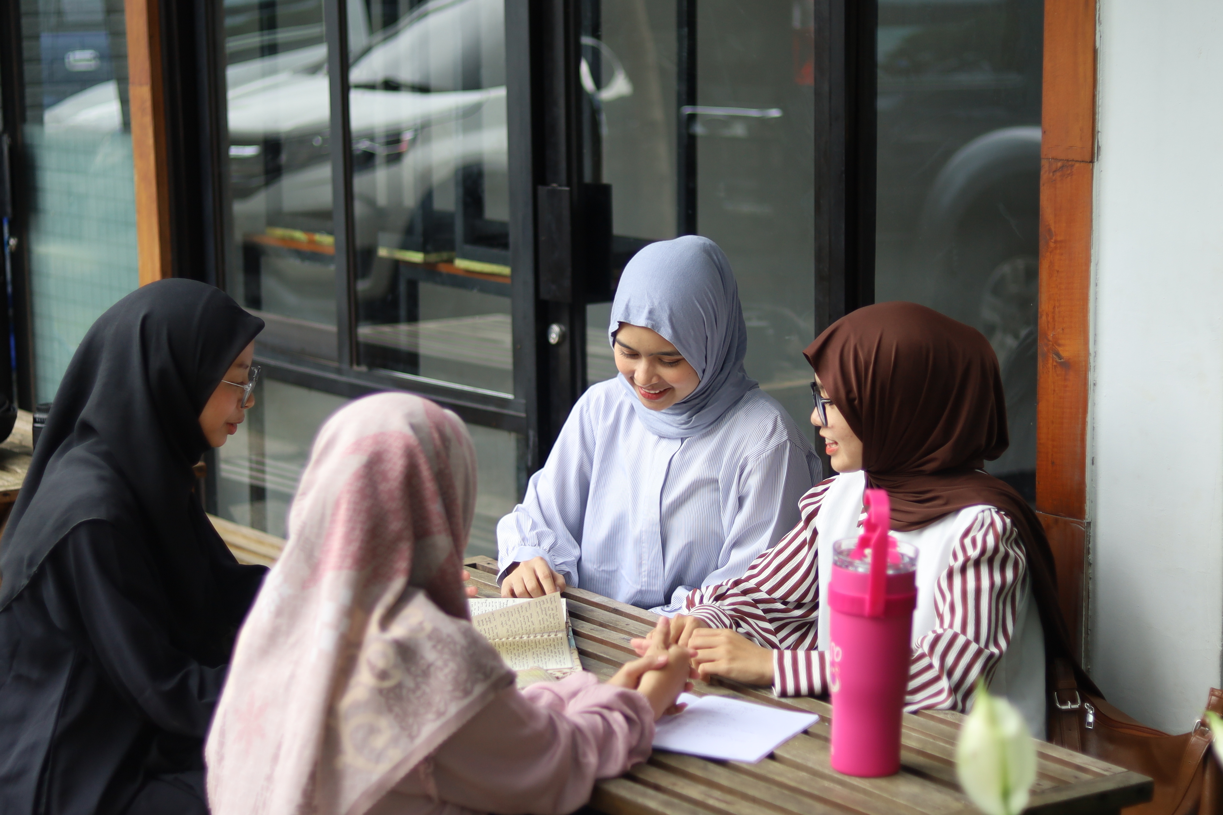 Kuliah Bisnis Digital Belajar Apa Saja yang Bikin Penasaran Calon Mahasiswa
